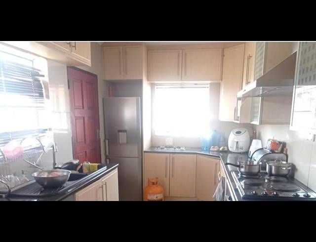 4 BEDROOM HOUSE FOR SALE IN LENASIA SOUTH